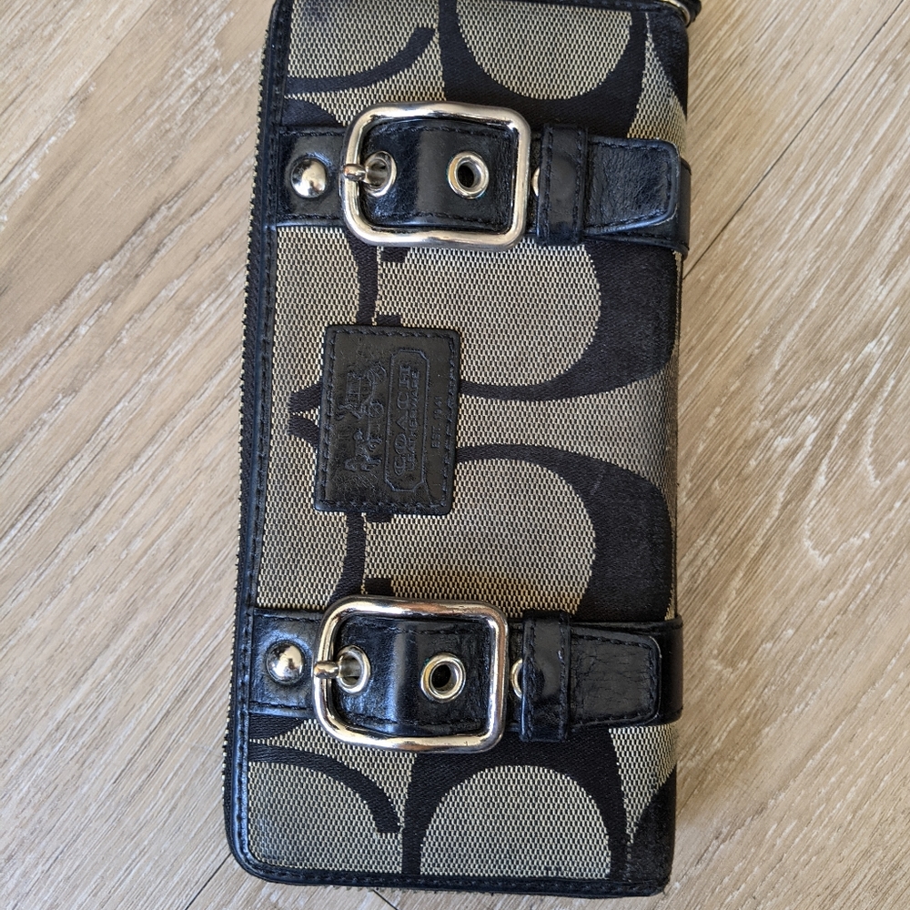 Coach Signature Wallet